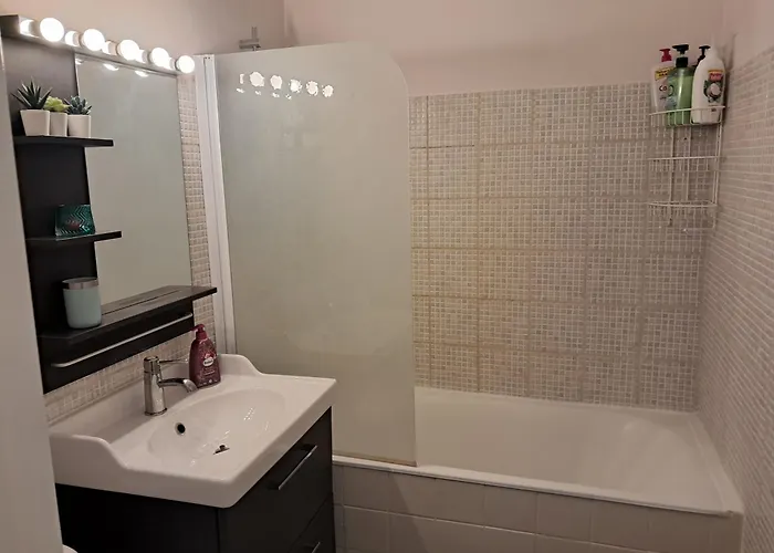 Kleber+ Parking+ Balcon Apartment *